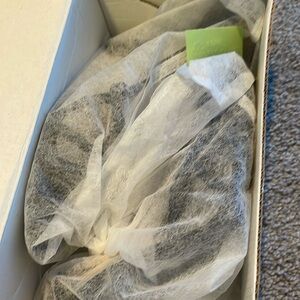 Black heeled sandles size 5